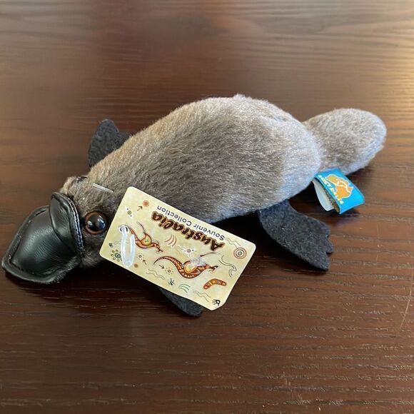 Australian Kangaroo and Platypus NWT Excellent Condition Souvenirs from Aus - Picture 11 of 15